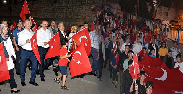 GÜL;TÜRK MİLLETİNİN DESTAN YAZDIĞI GÜNÜN ADI 15 TEMMUZ