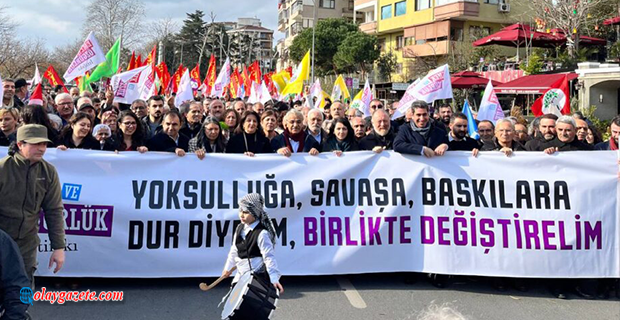 EMEK VE ÖZGÜRLÜK İTTİFAKI İLK MİTİNGİNİ İSTANBUL’DA DÜZENLEDİ