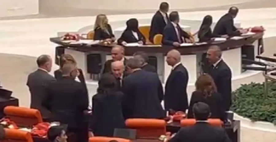 Bahçeli DEM Parti ile tokalaştı