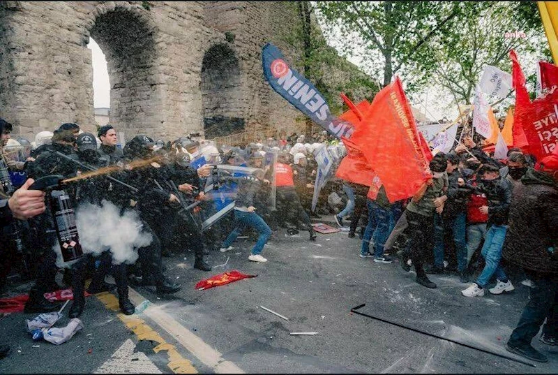 1 Mayıs gözaltıları sürüyor... İstanbul Cumhuriyet Başavcılığı:  27 kişi gözaltına alındı