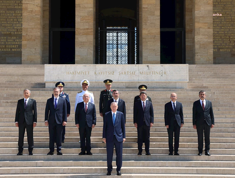 Cumhurbaşkanı Erdoğan, Yüksek Askeri Şura üyeleri ile Anıtkabir