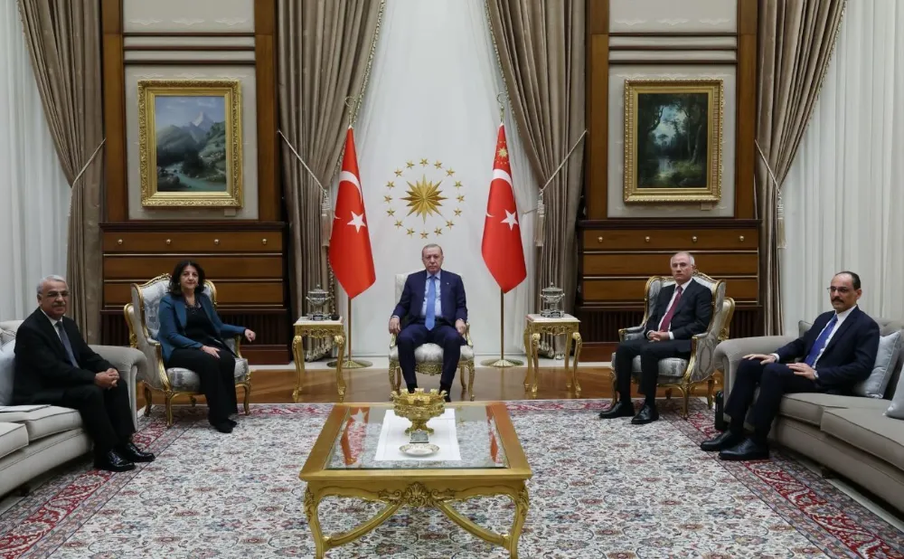 ERDOĞAN İMRALI HEYETİ İLE BİR ARAYA GELDİ