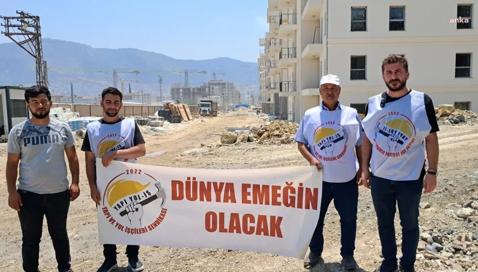 HATAY’DA ÜCRETLERİ GASP EDİLEN TOKİ İŞÇİLERİ ÇATIYA ÇIKTI: 2 GÖZALTI…