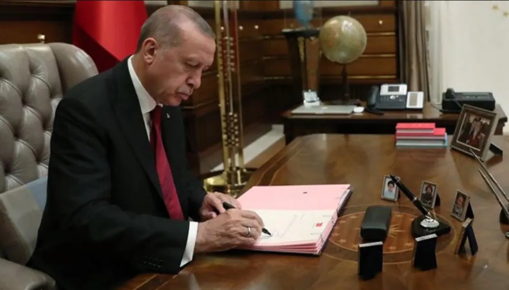 CUMHURBAŞKANI ERDOĞAN İMZALADI: BAZI İSİMLER GÖREVDEN ALINDI