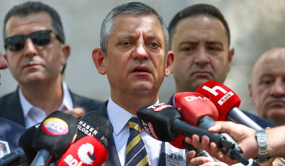 ÖZGÜR ÖZEL