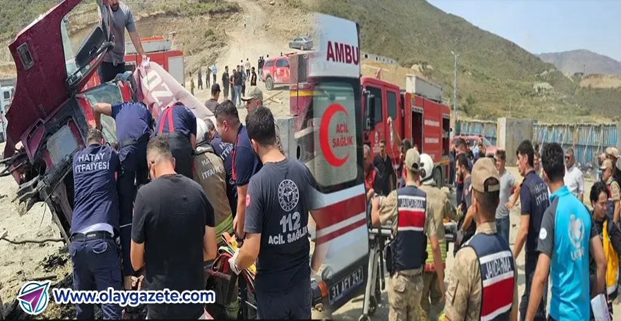 ANTAKYA KARLISU’DA ŞANTİYEDE KORKU DOLU ANLAR! FRENİ BOŞALAN VİNÇ 2 ARACI BİÇİP UÇURUMDAN YUVARLANDI