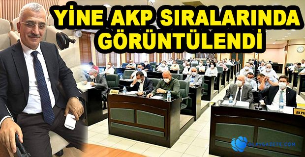 ATATÜRK’E HAKARET ETTİĞİ İÇİN İHRAÇ EDİLDİ AMA AKP SIRALARINDA GÖRÜNTÜLENDİ