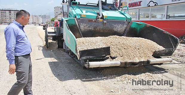 BATTI ÇIKTININ SERVİS YOLLARI ASFALTLANIYOR